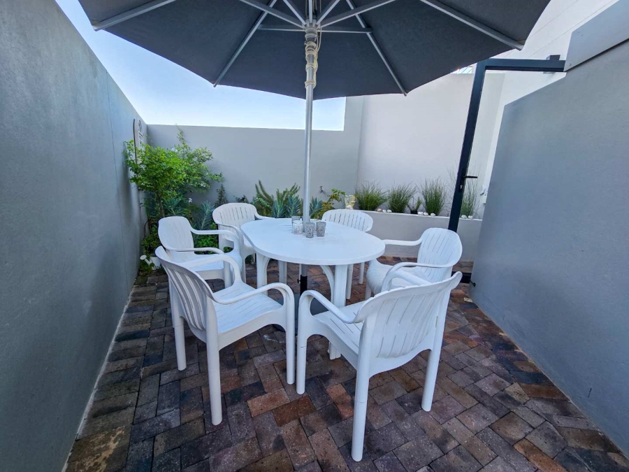 2 Bedroom Property for Sale in Stilbaai Oos Western Cape